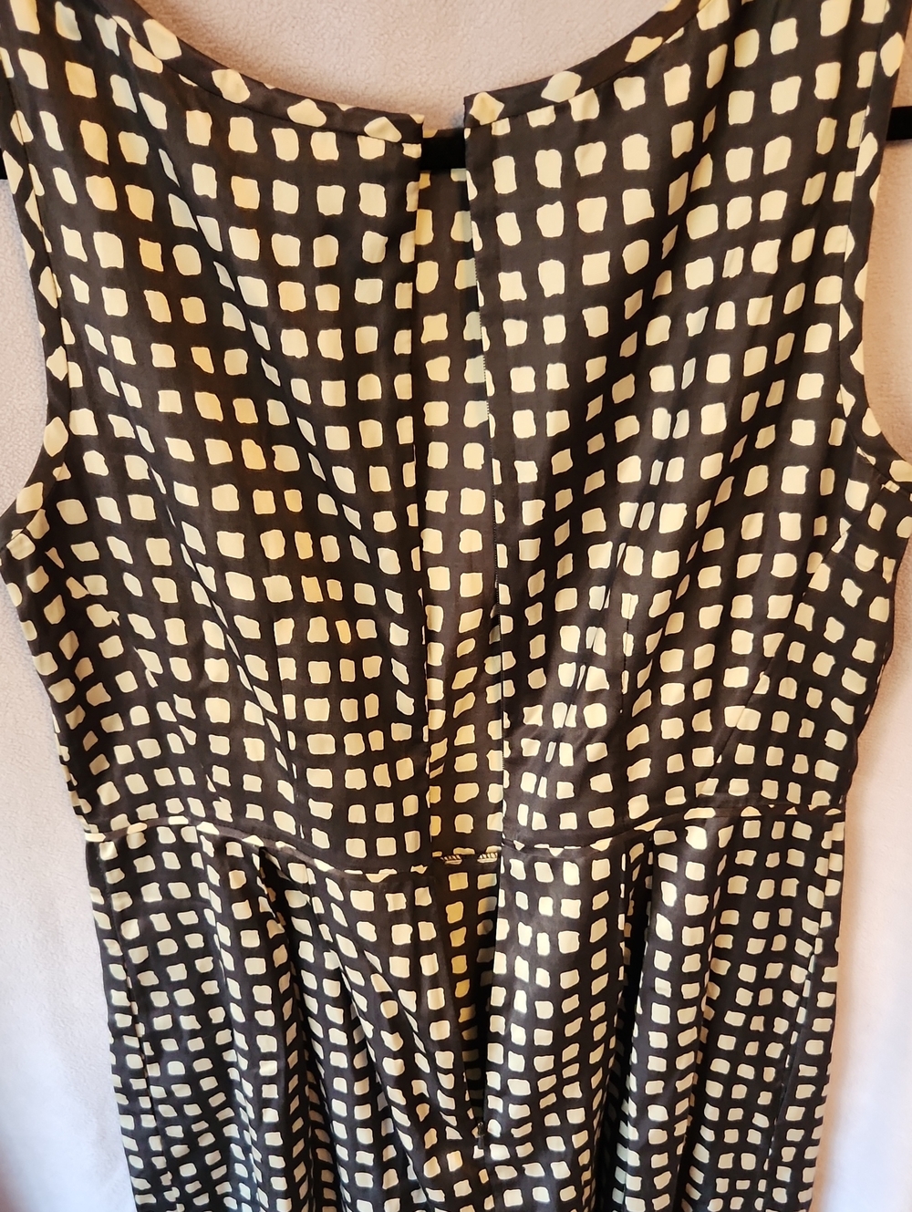 ✨️3/$20✨️ Banana Republic Black and Cream Grid-Print Midi Dress - Picture 4 of 4